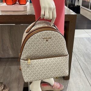 Michael Kors Womens Valerie Medium Logo Backpack 30F2G9VB2B-149 (Vanilla)
NWT